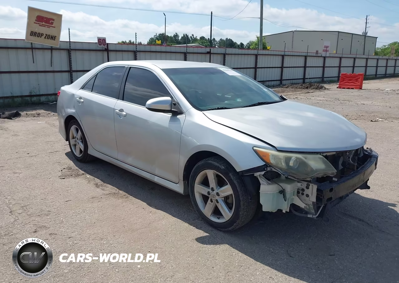2014 Toyota Camry Se – zdjęcie 1 z 21