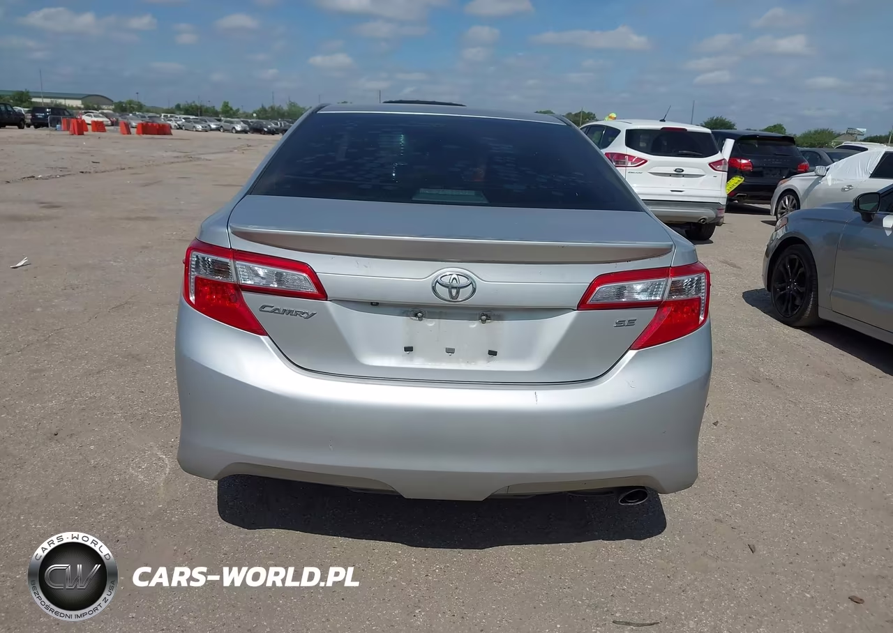 2014 Toyota Camry Se VIN:4T1BF1FK1EU355972 - 17