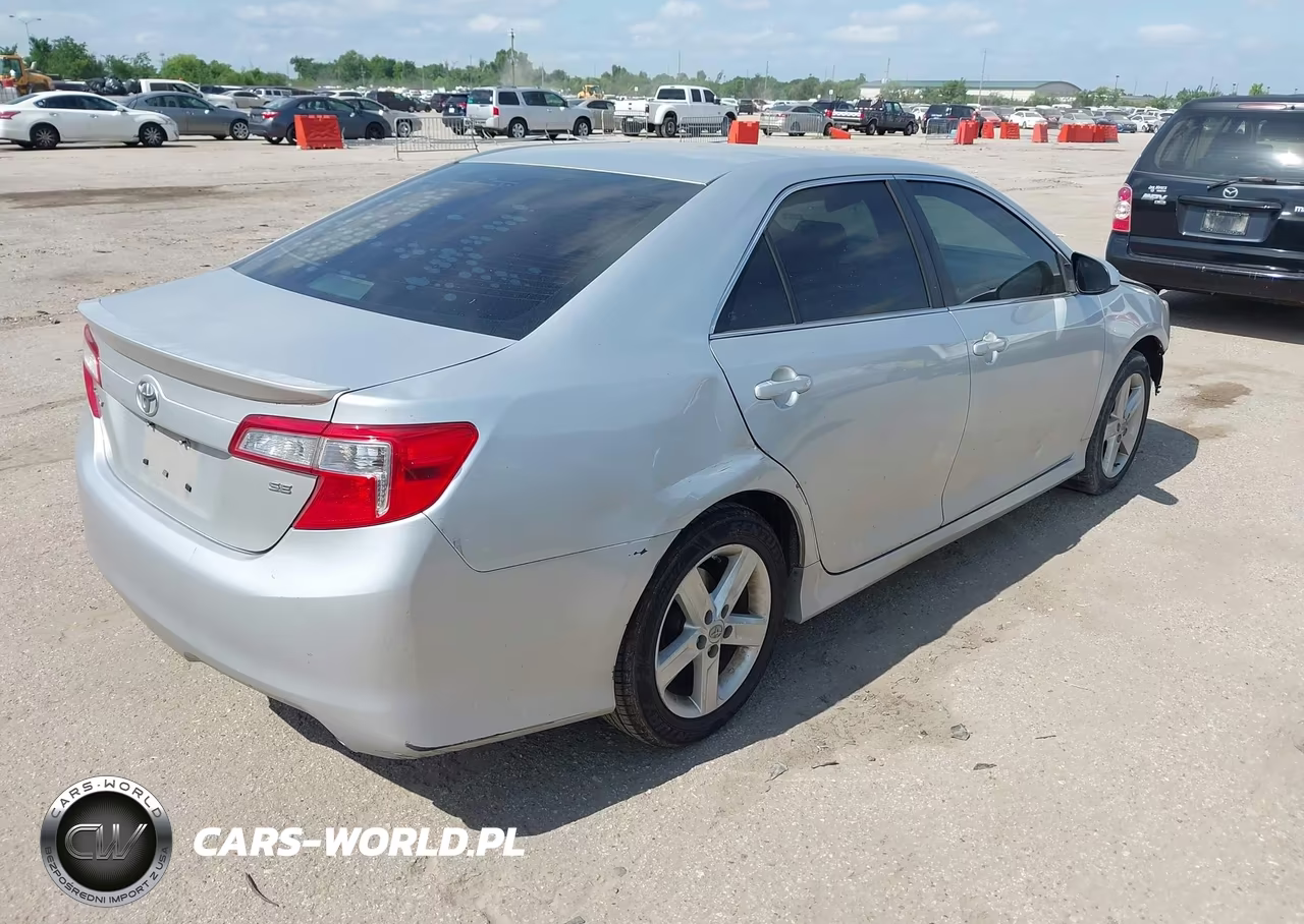 2014 Toyota Camry Se VIN:4T1BF1FK1EU355972 - 4