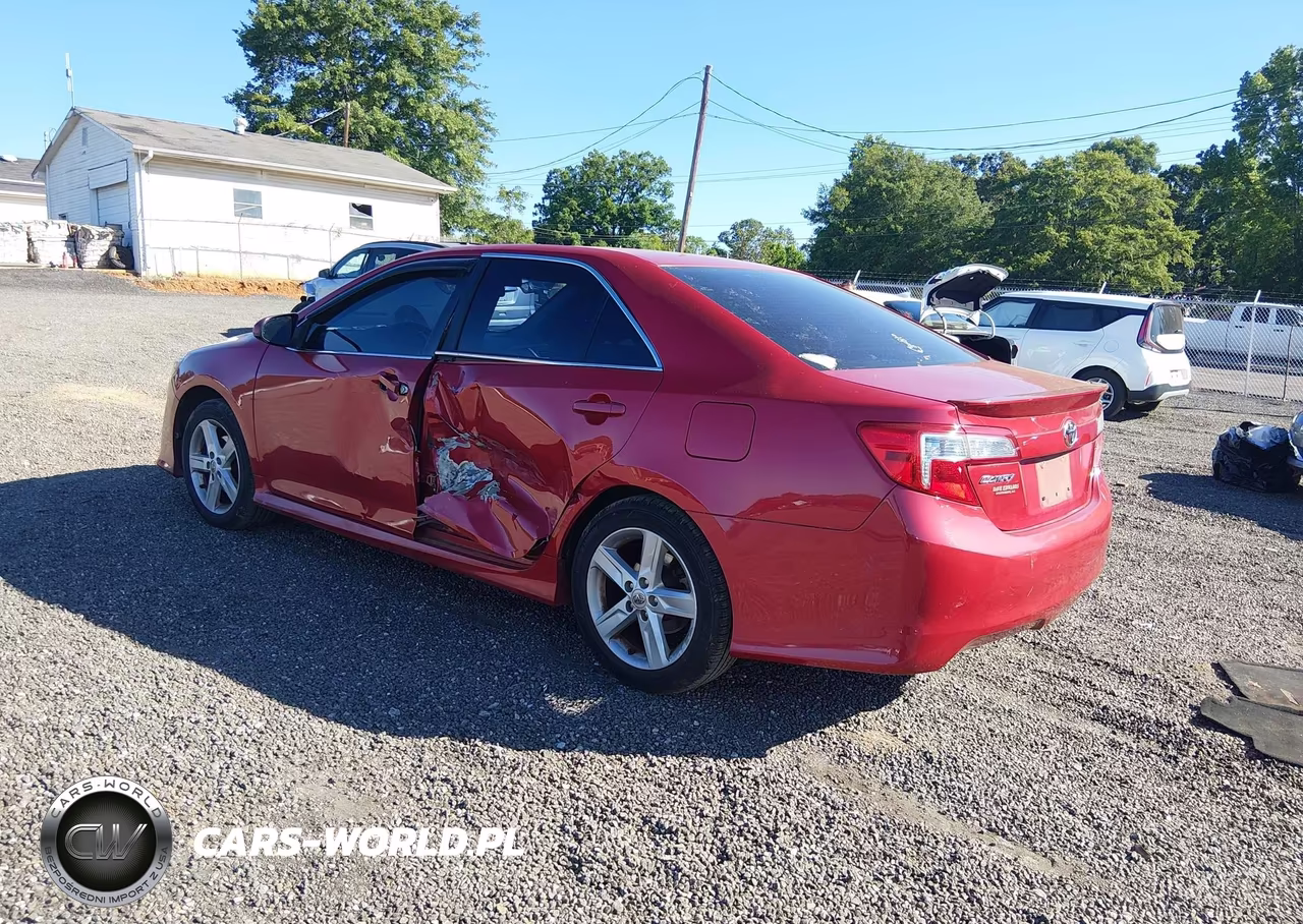 2014 Toyota Camry Se VIN:4T1BF1FK9EU752846 - 3