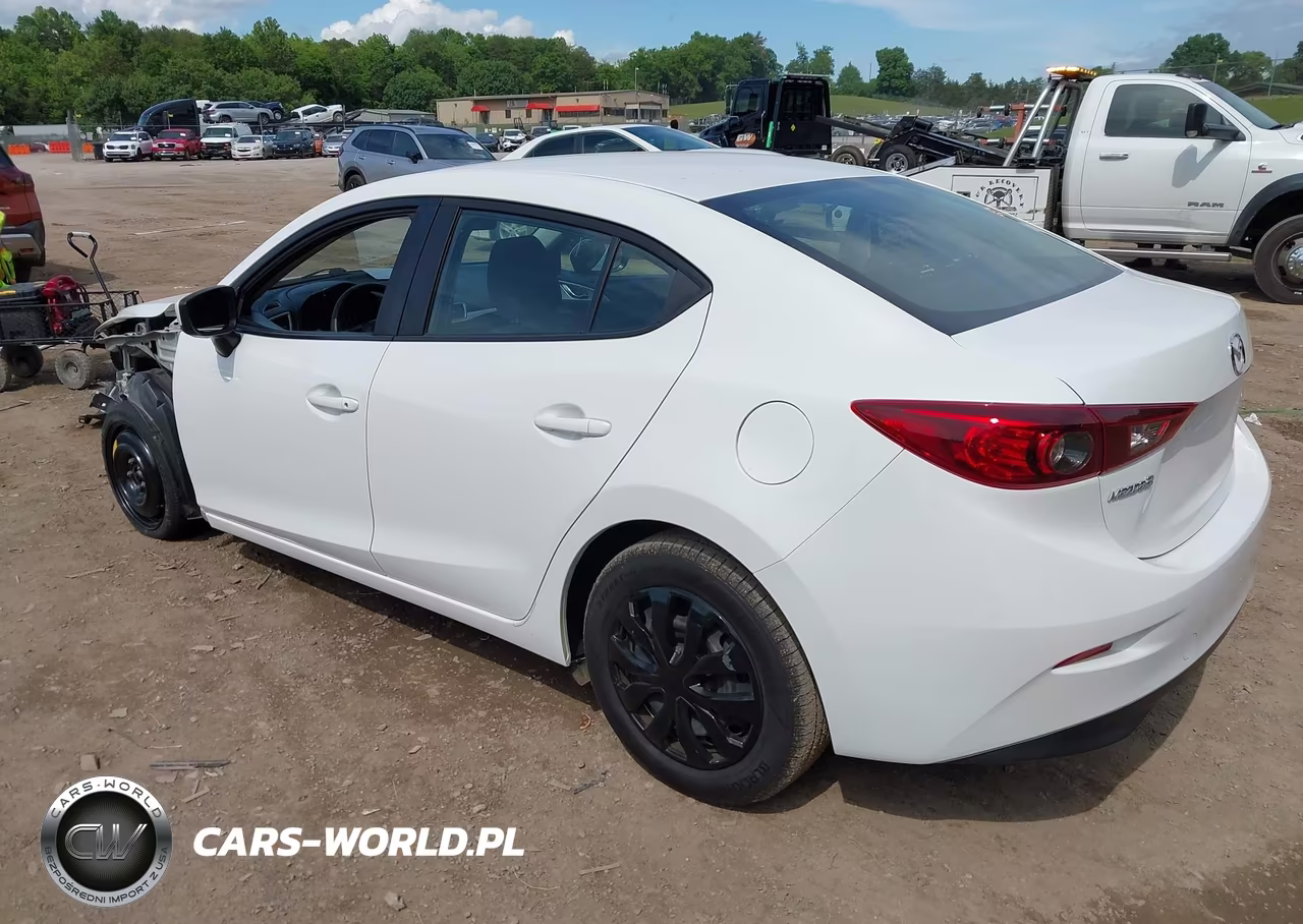 2018 Mazda Mazda3 Sport VIN:3MZBN1U79JM218201 - 3