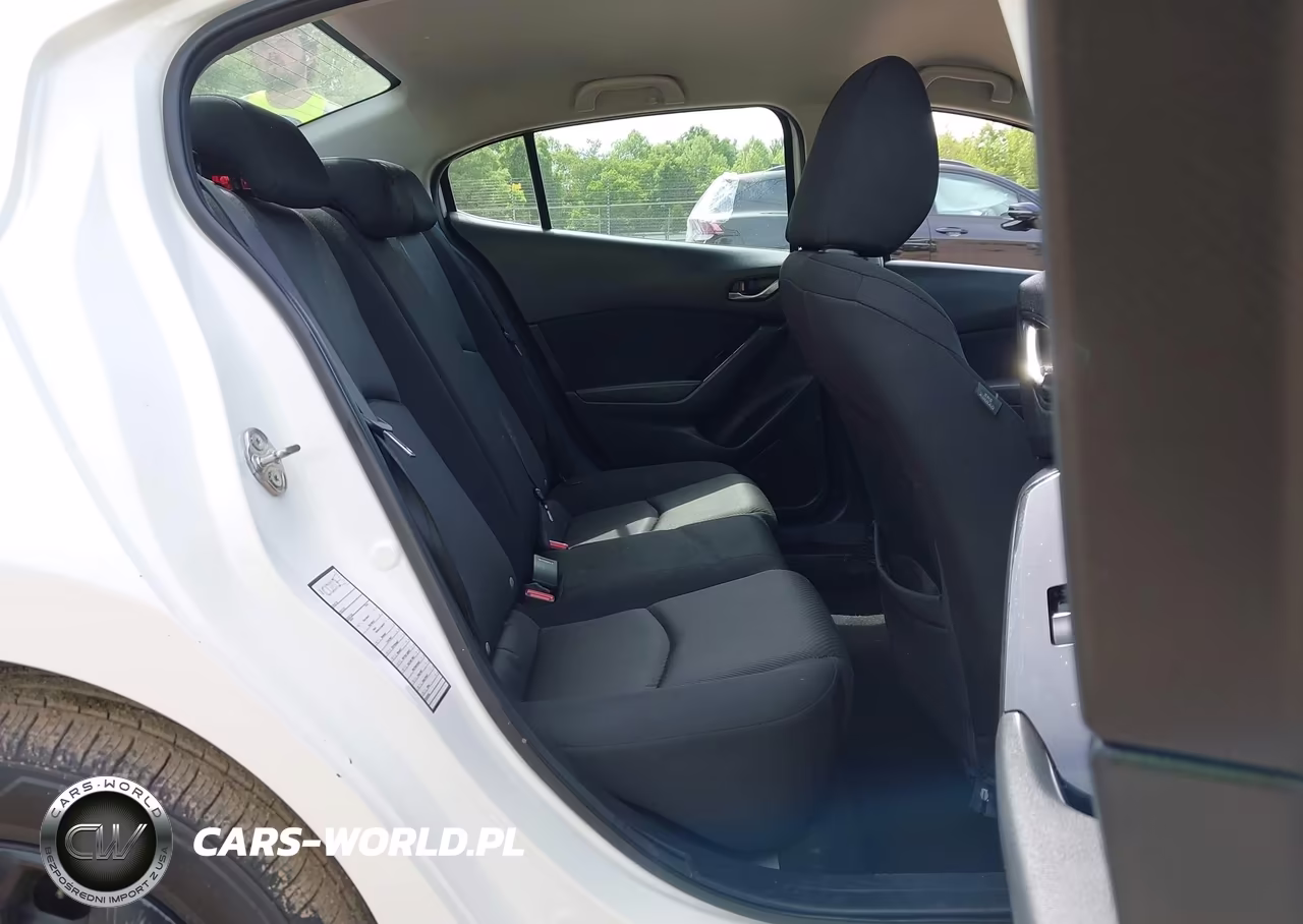 2018 Mazda Mazda3 Sport VIN:3MZBN1U79JM218201 - 8