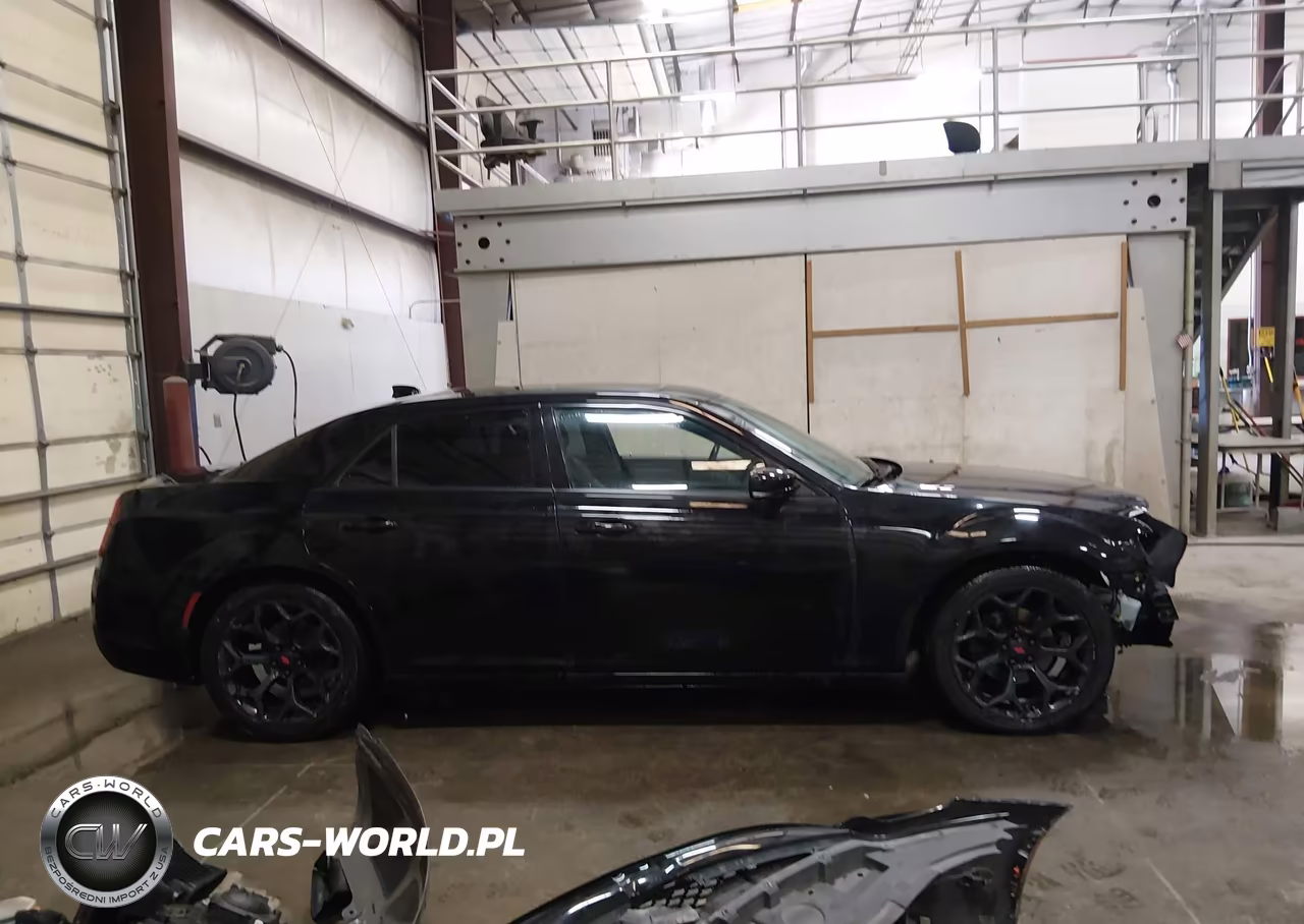 2015 Chrysler 300 300S VIN:2C3CCABGXFH882324 - 14