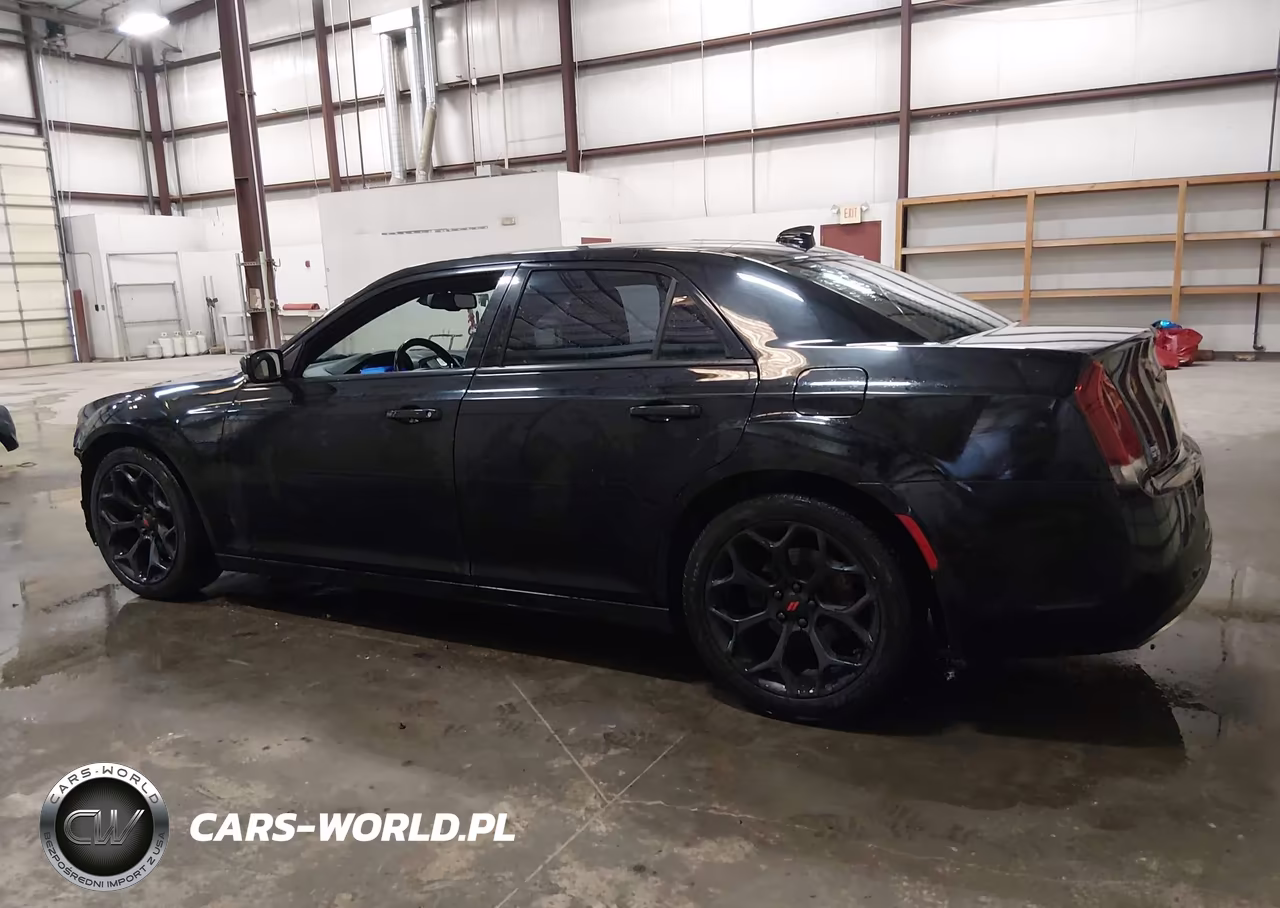 2015 Chrysler 300 300S VIN:2C3CCABGXFH882324 - 15
