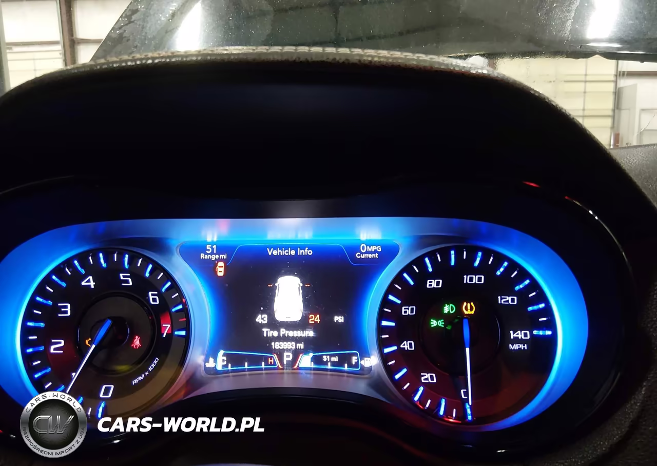 2015 Chrysler 300 300S VIN:2C3CCABGXFH882324 - 7