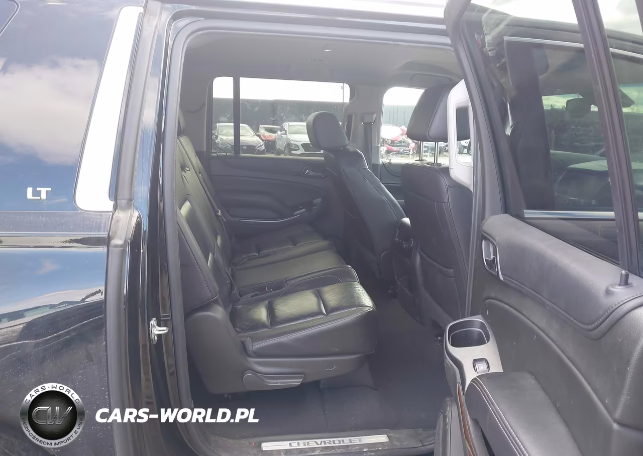 2019 Chevrolet Suburban Lt VIN:1GNSKHKC3KR143619 - 8
