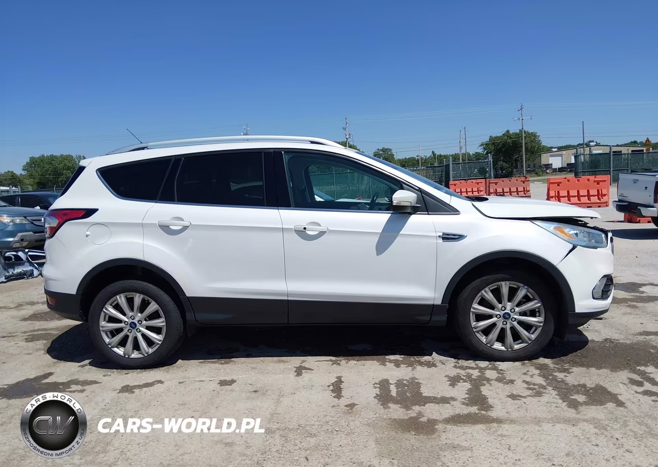 2017 Ford Escape Titanium VIN:1FMCU9J90HUE95142 - 13