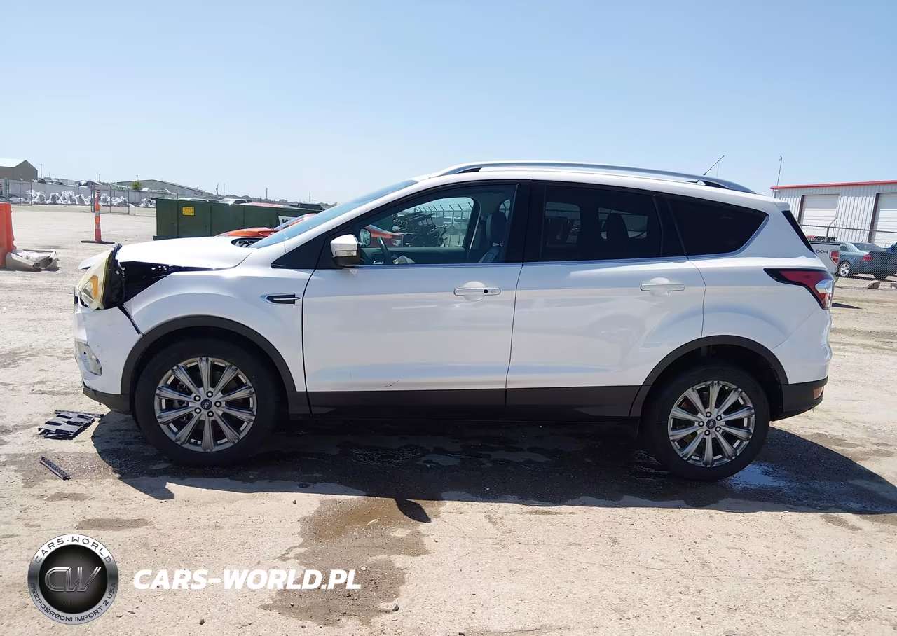 2017 Ford Escape Titanium VIN:1FMCU9J90HUE95142 - 14
