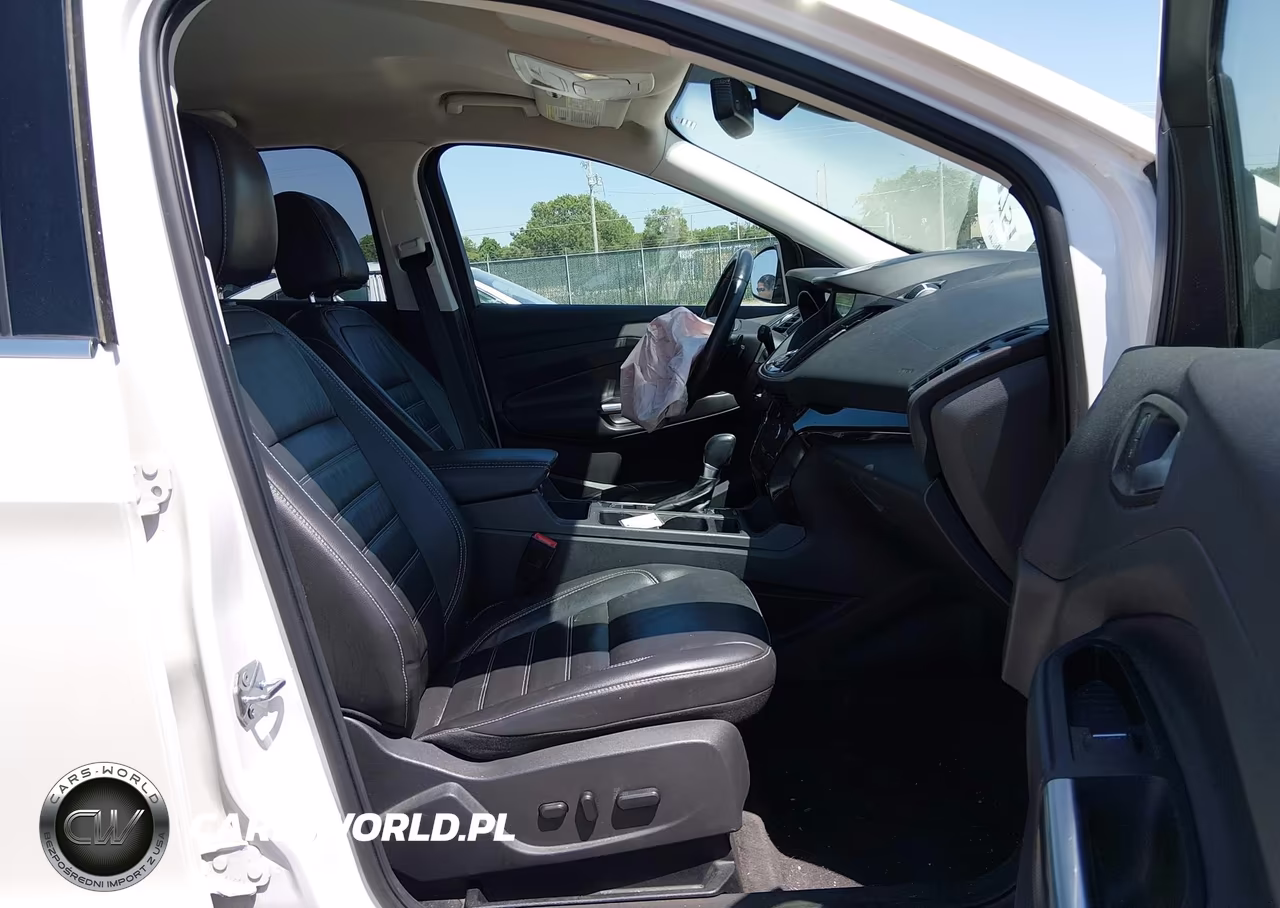 2017 Ford Escape Titanium VIN:1FMCU9J90HUE95142 - 5