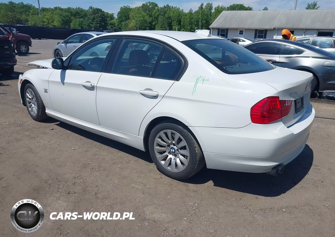 2009 BMW 328I xDrive VIN:WBAPK53579A510833 - 3