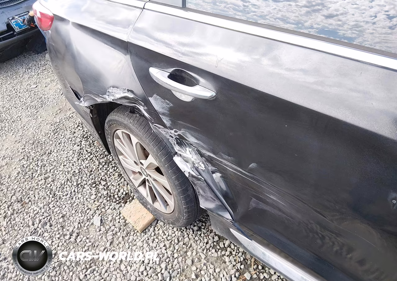 2015 Hyundai Sonata Sport VIN:5NPE34AF0FH097851 - 18