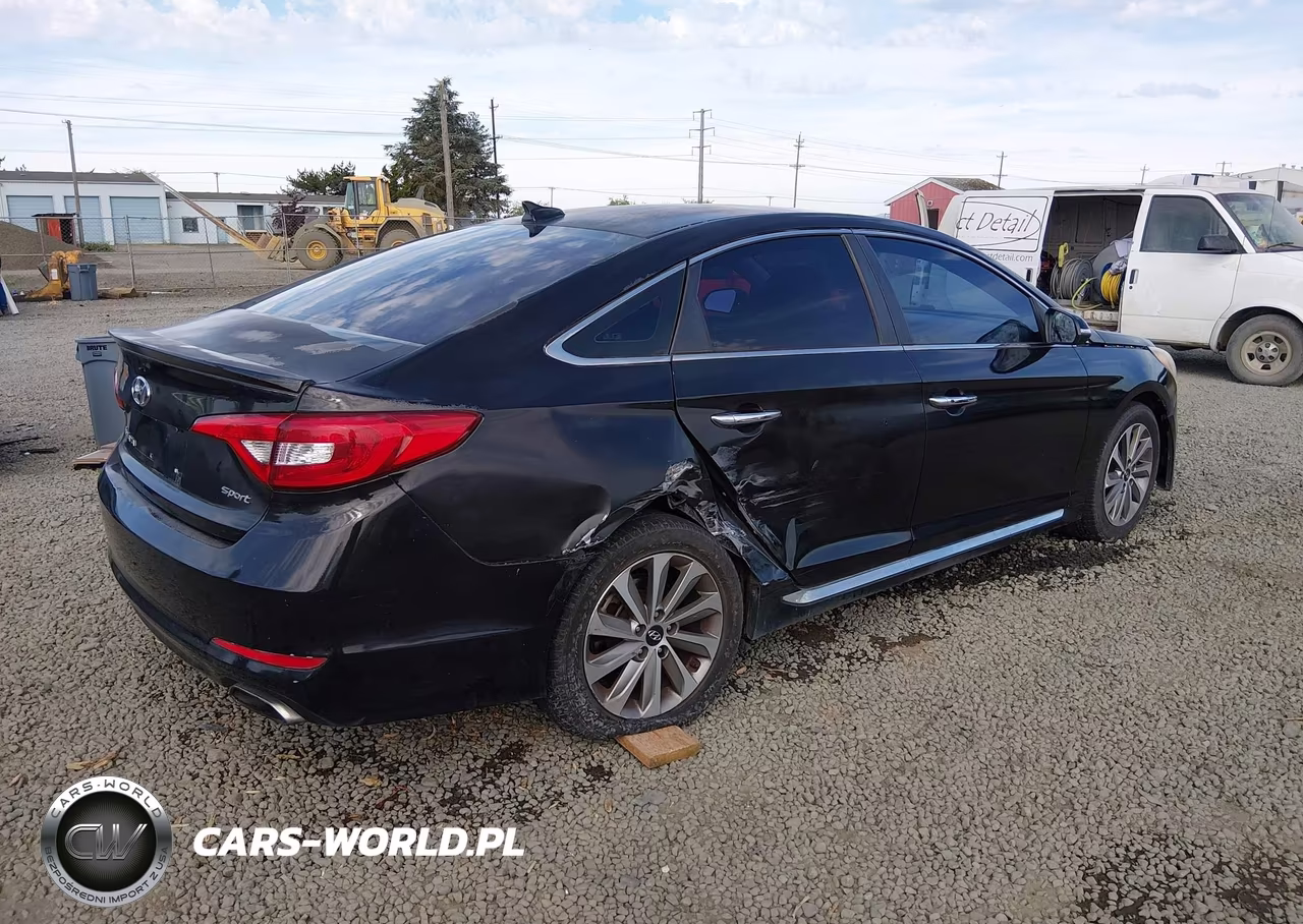 2015 Hyundai Sonata Sport VIN:5NPE34AF0FH097851 - 4
