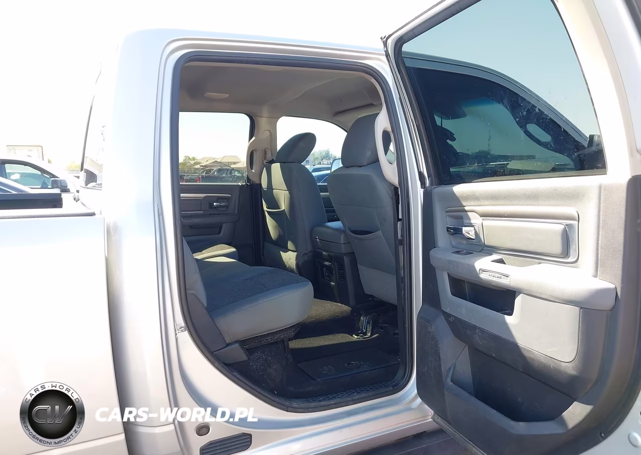 2017 Ram 2500 Big Horn 4X4 6'4 Box VIN:3C6UR5DL9HG625214 - 8