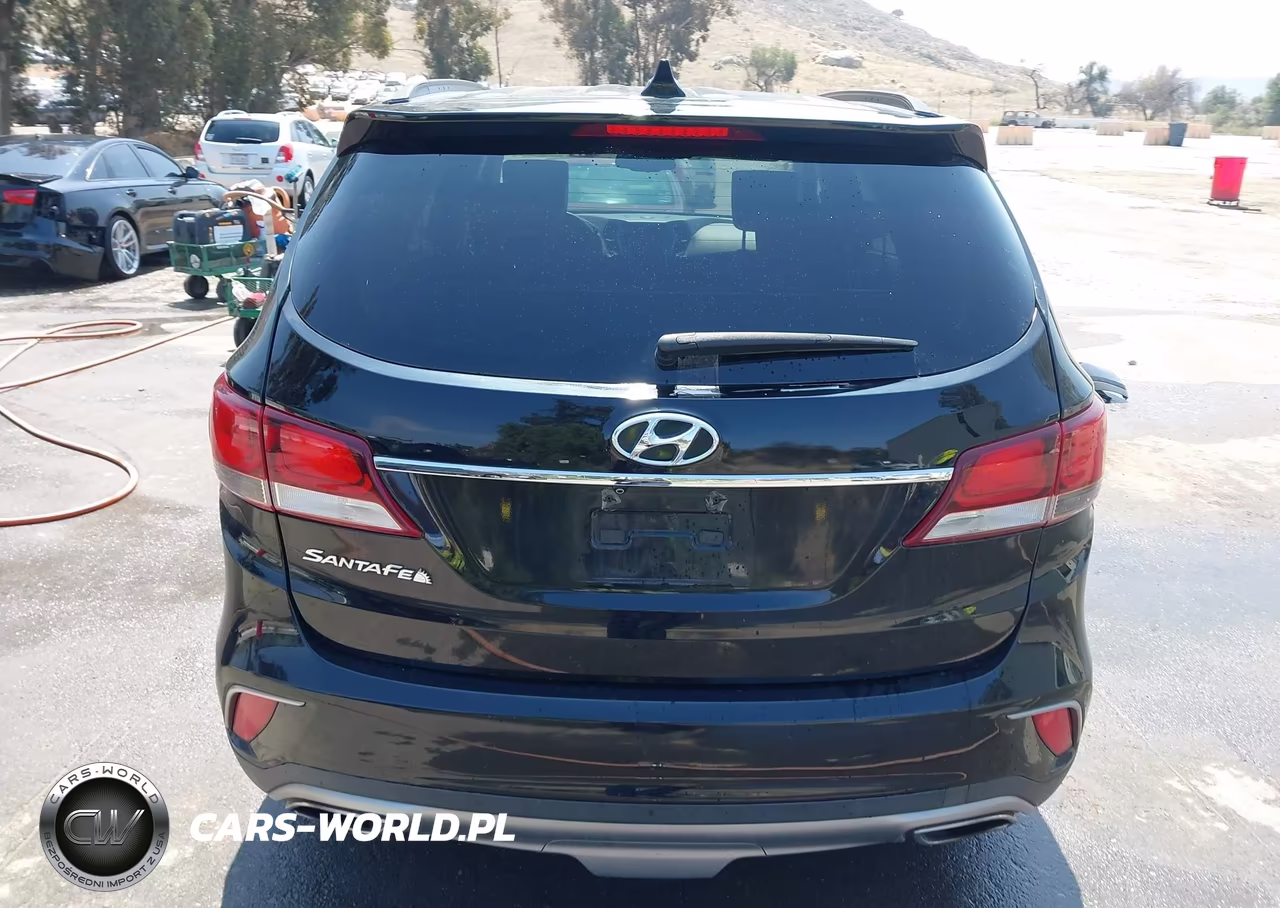 2018 Hyundai Santa Fe Se VIN:KM8SM4HF6JU269669 - 17