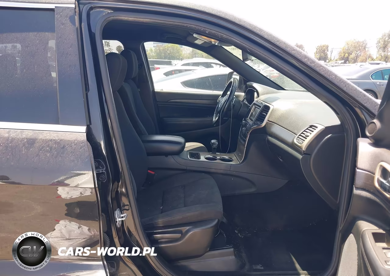 2014 Jeep Grand Cherokee Laredo VIN:1C4RJEAG6EC317414 - 5