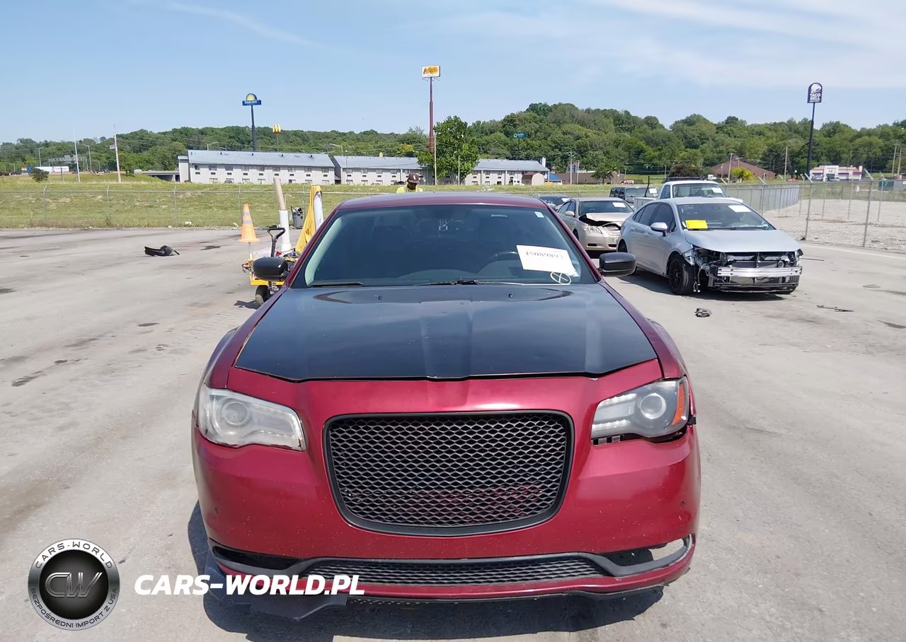 2016 Chrysler 300C VIN:2C3CCAEG8GH134796 - 13