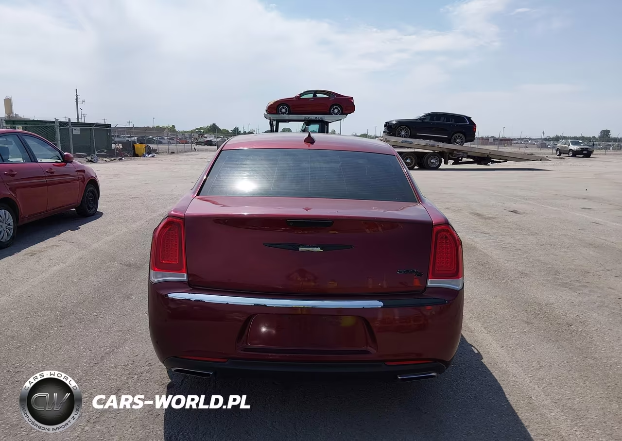 2016 Chrysler 300C VIN:2C3CCAEG8GH134796 - 17