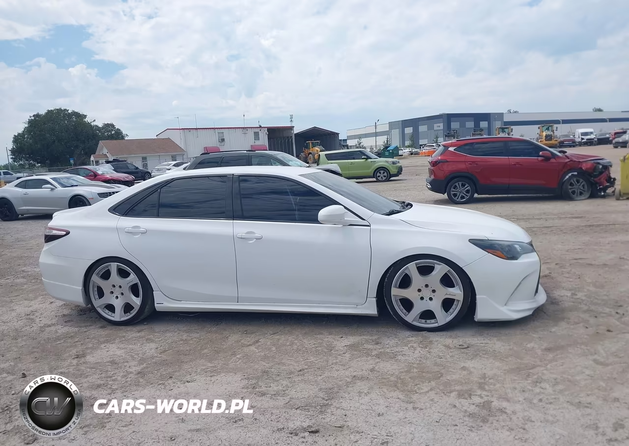 2016 Toyota Camry Le VIN:4T1BF1FK5GU157530 - 13