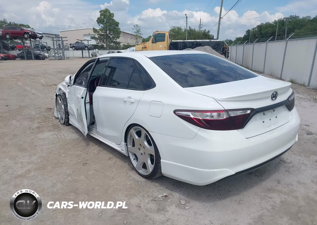 2016 Toyota Camry Le VIN:4T1BF1FK5GU157530 - 3