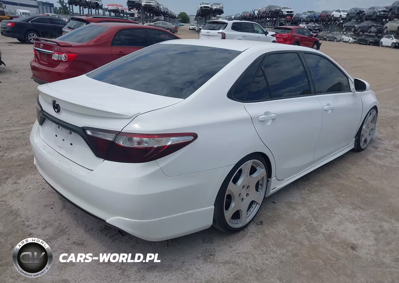 2016 Toyota Camry Le VIN:4T1BF1FK5GU157530 - 4