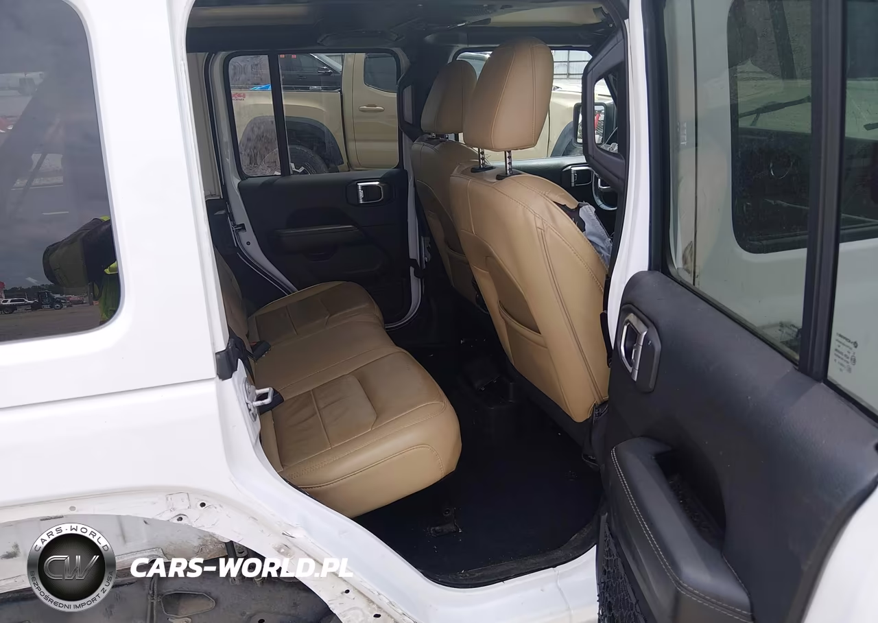2019 Jeep Wrangler Unlimited Sahara 4X4 VIN:1C4HJXEG2KW548869 - 8