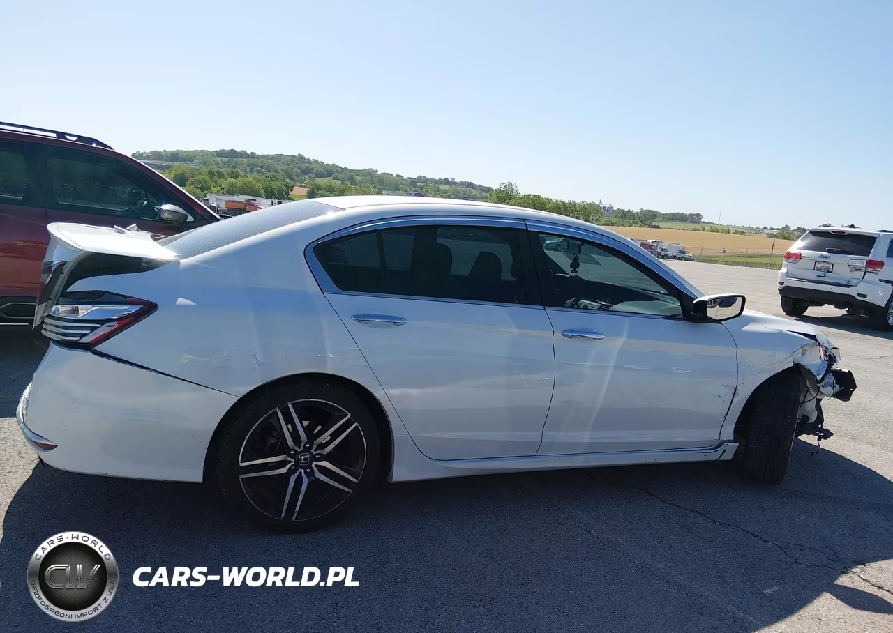 2016 Honda Accord Sport VIN:1HGCR2F5XGA132416 - 14