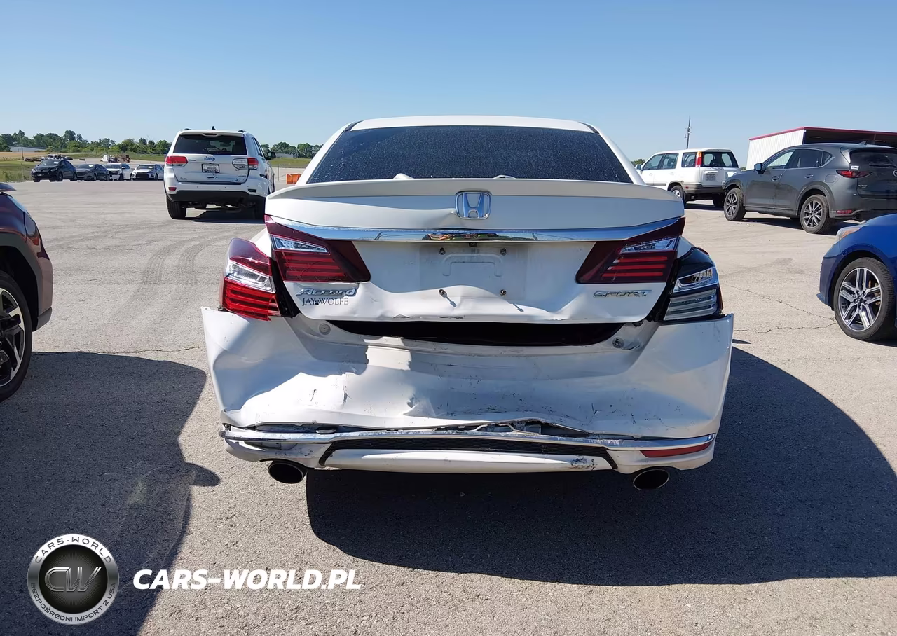 2016 Honda Accord Sport VIN:1HGCR2F5XGA132416 - 17