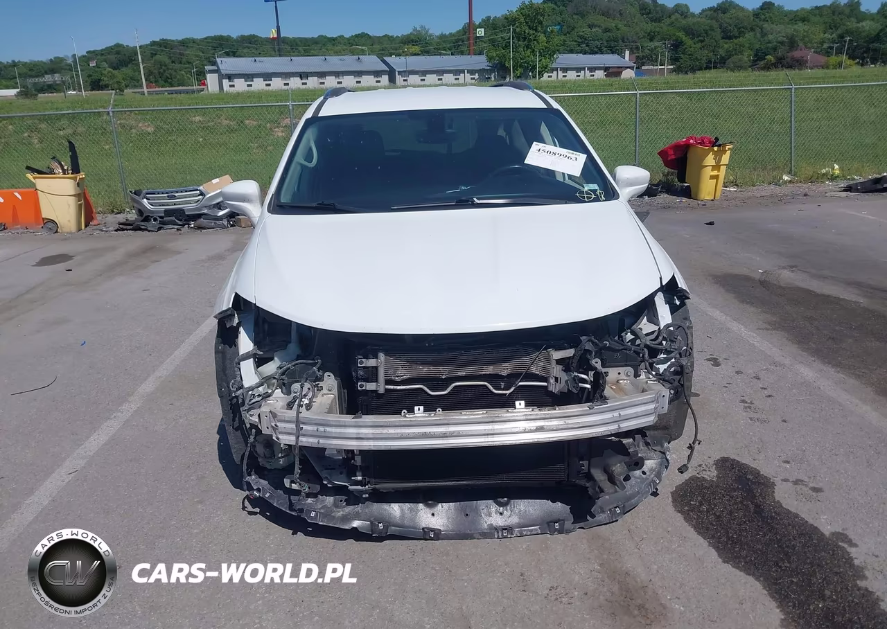 2019 Chrysler Pacifica Touring L VIN:2C4RC1BG2KR700660 - 13