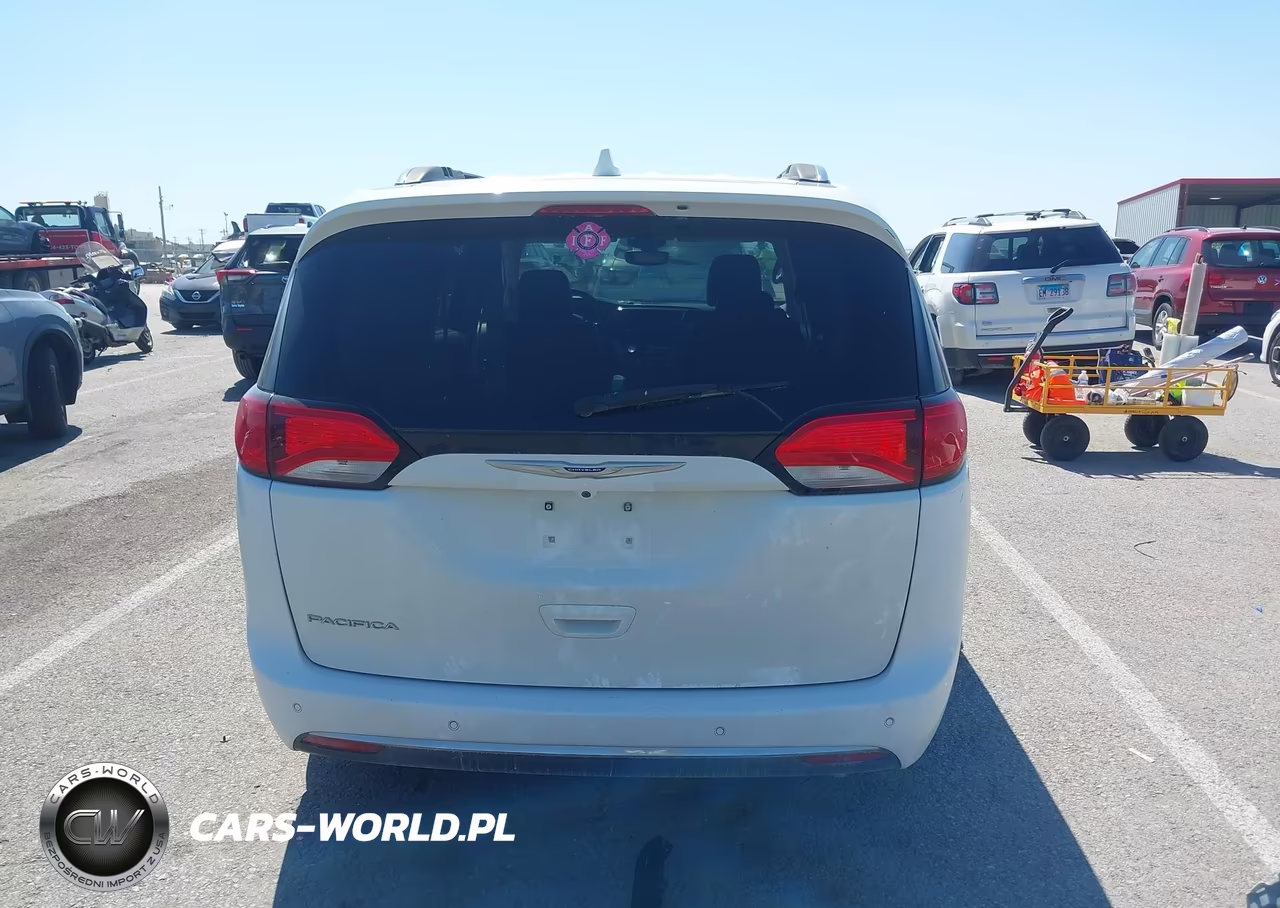 2019 Chrysler Pacifica Touring L VIN:2C4RC1BG2KR700660 - 17