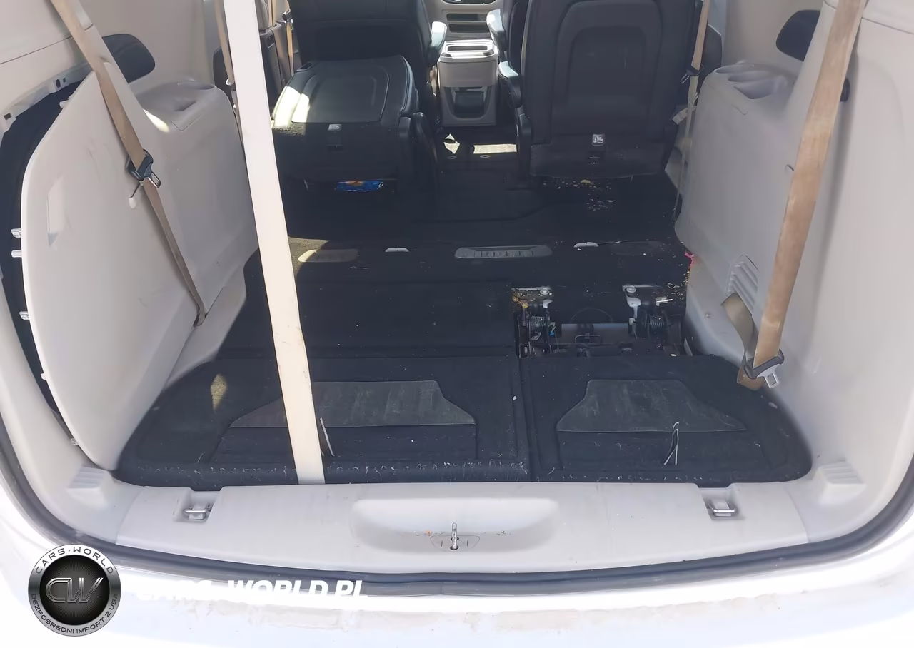 2019 Chrysler Pacifica Touring L VIN:2C4RC1BG2KR700660 - 21