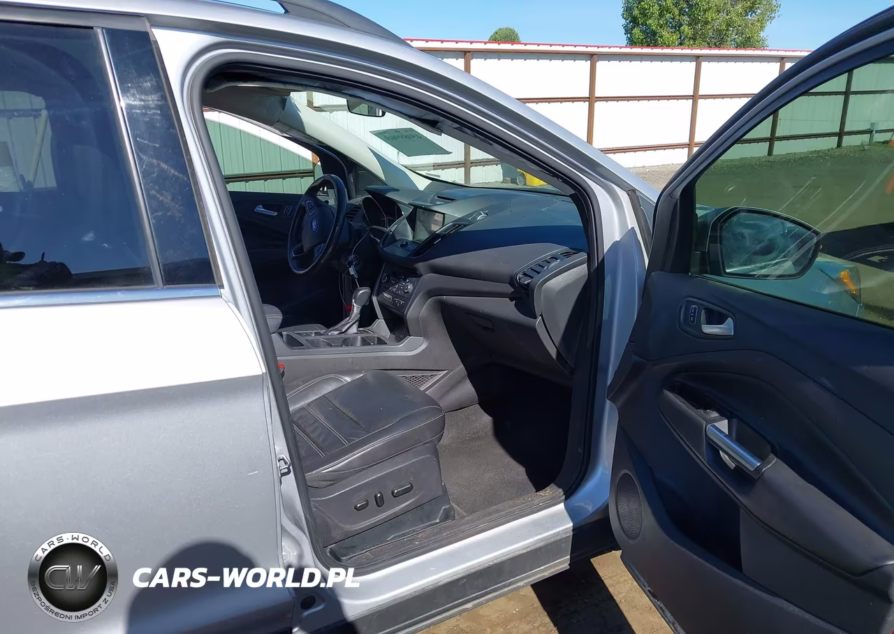 2017 Ford Escape Se VIN:1FMCU9G93HUD96421 - 5