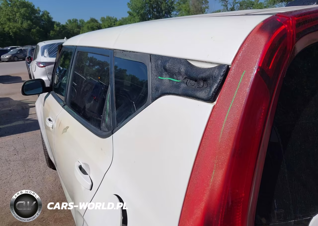 2021 Kia Soul S VIN:KNDJ23AU9M7745375 - 12