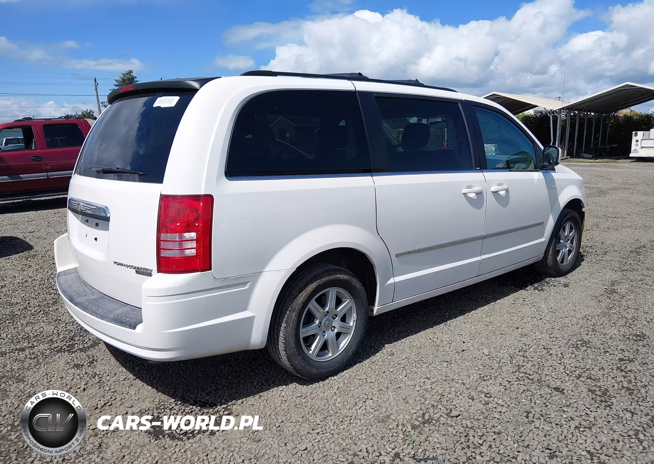 2010 Chrysler Town & Country Touring VIN:2A4RR5D11AR214896 - 4