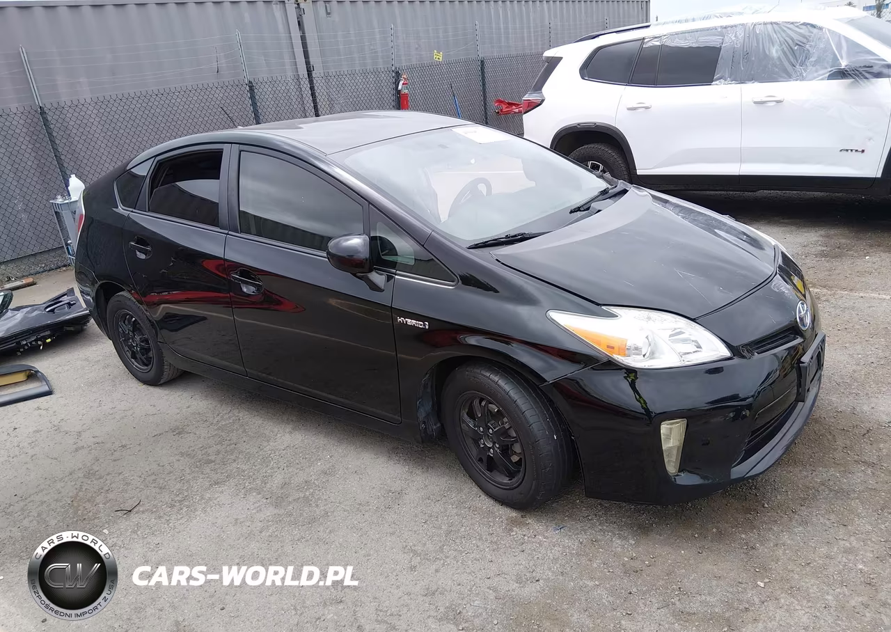2015 Toyota Prius Two – zdjęcie 1 z 17