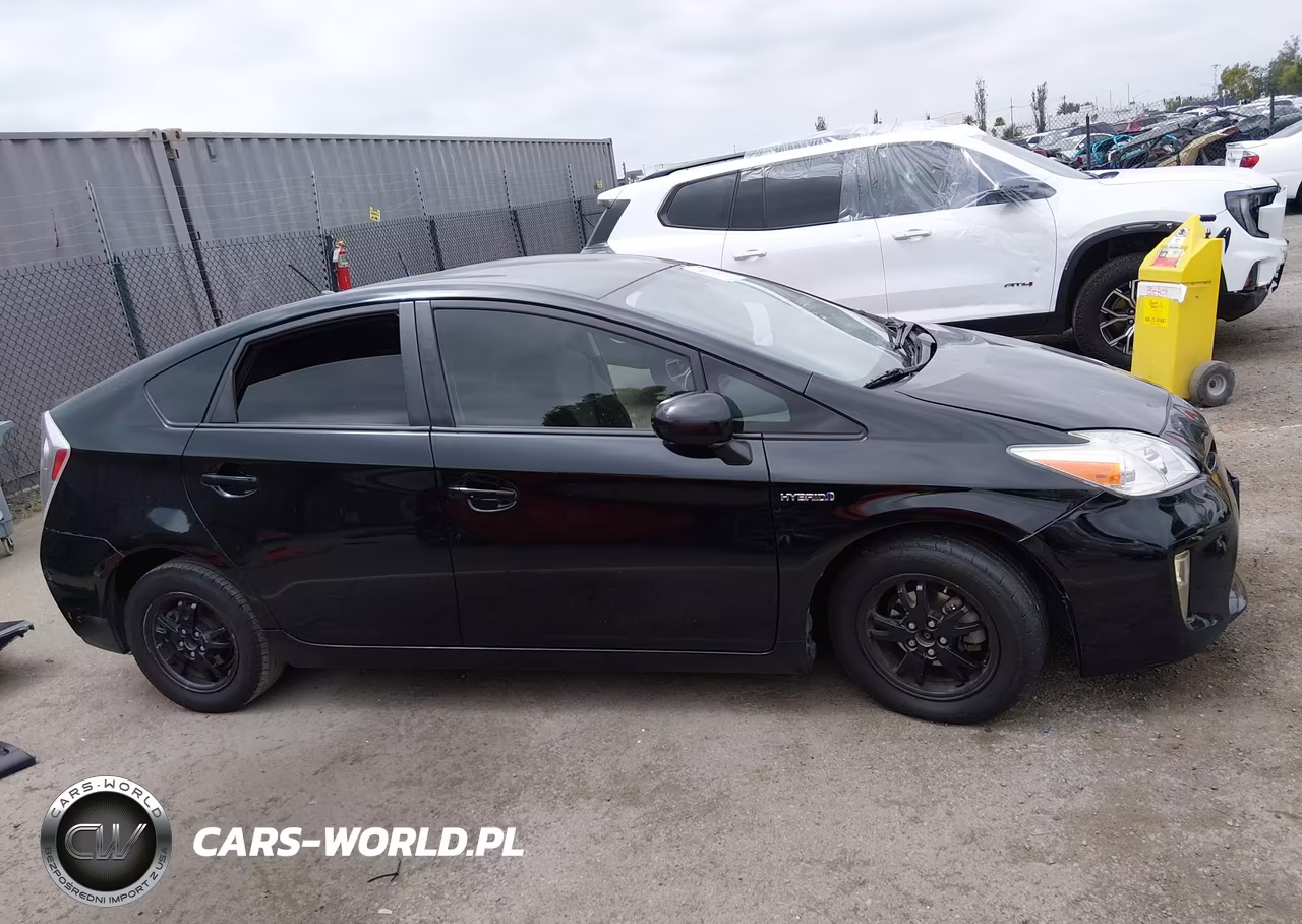 2015 Toyota Prius Two VIN:JTDKN3DU5F1967618 - 13