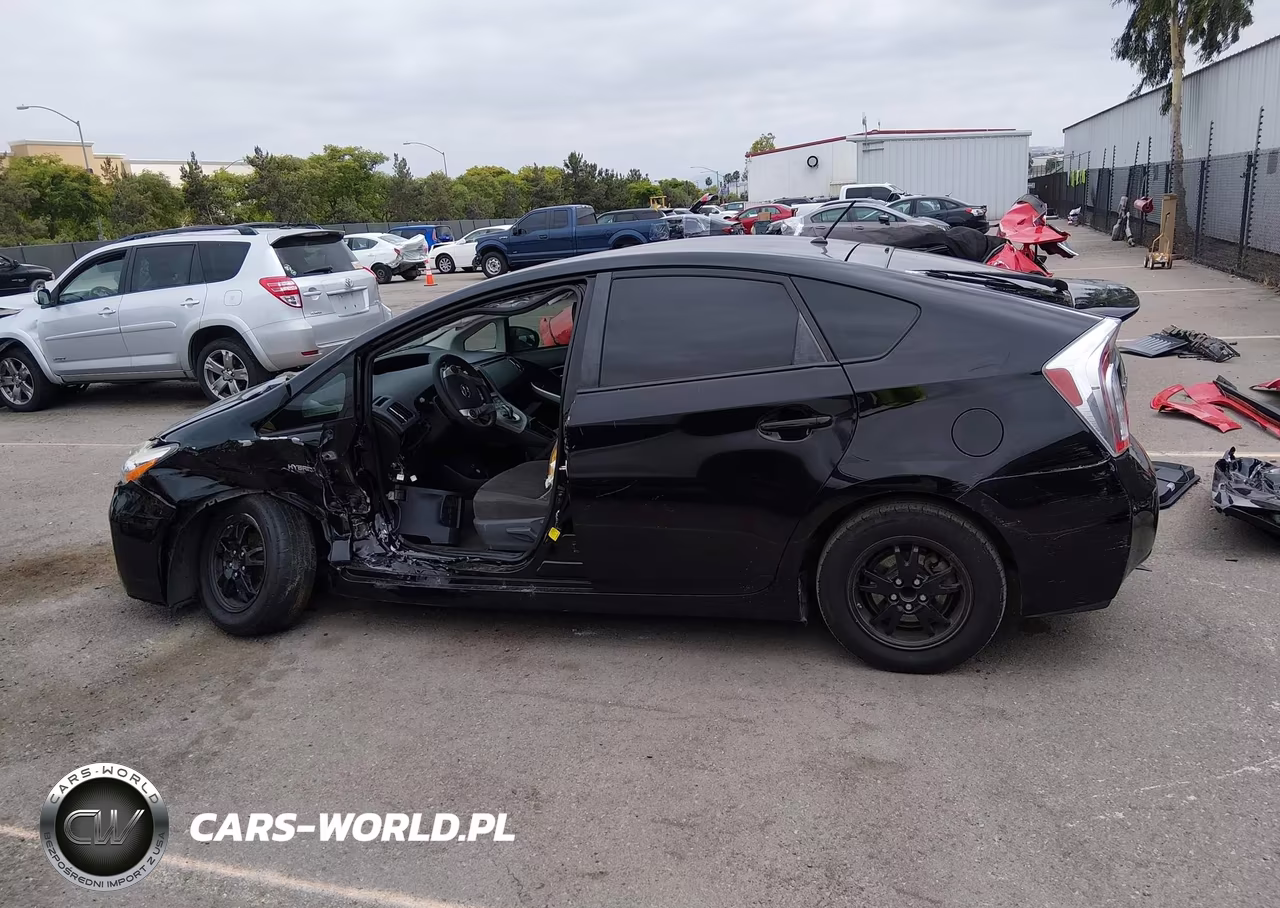 2015 Toyota Prius Two VIN:JTDKN3DU5F1967618 - 14