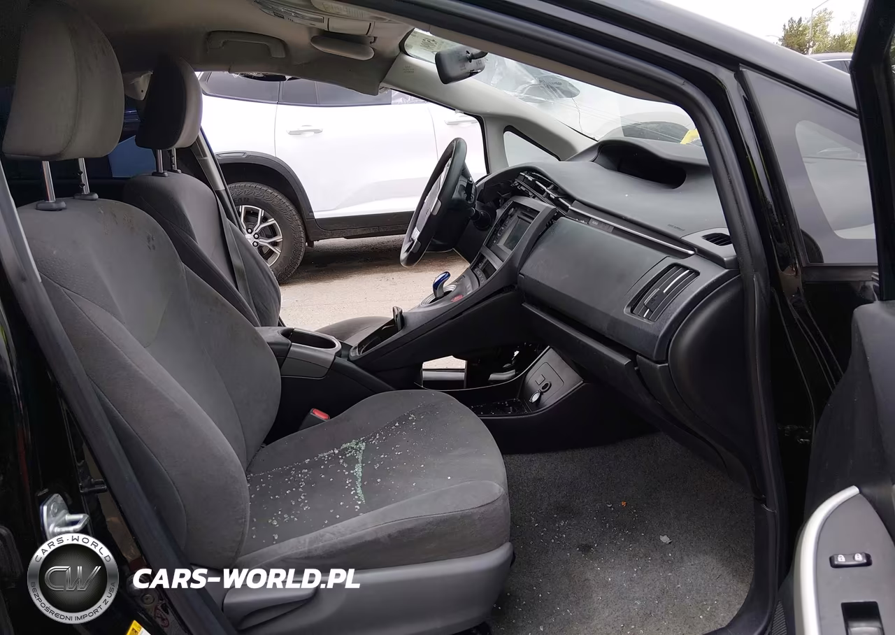 2015 Toyota Prius Two VIN:JTDKN3DU5F1967618 - 5