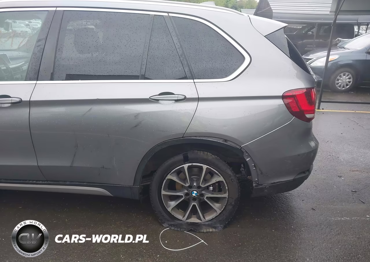 2017 BMW X5 xDrive35I VIN:5UXKR0C31H0V81622 - 6