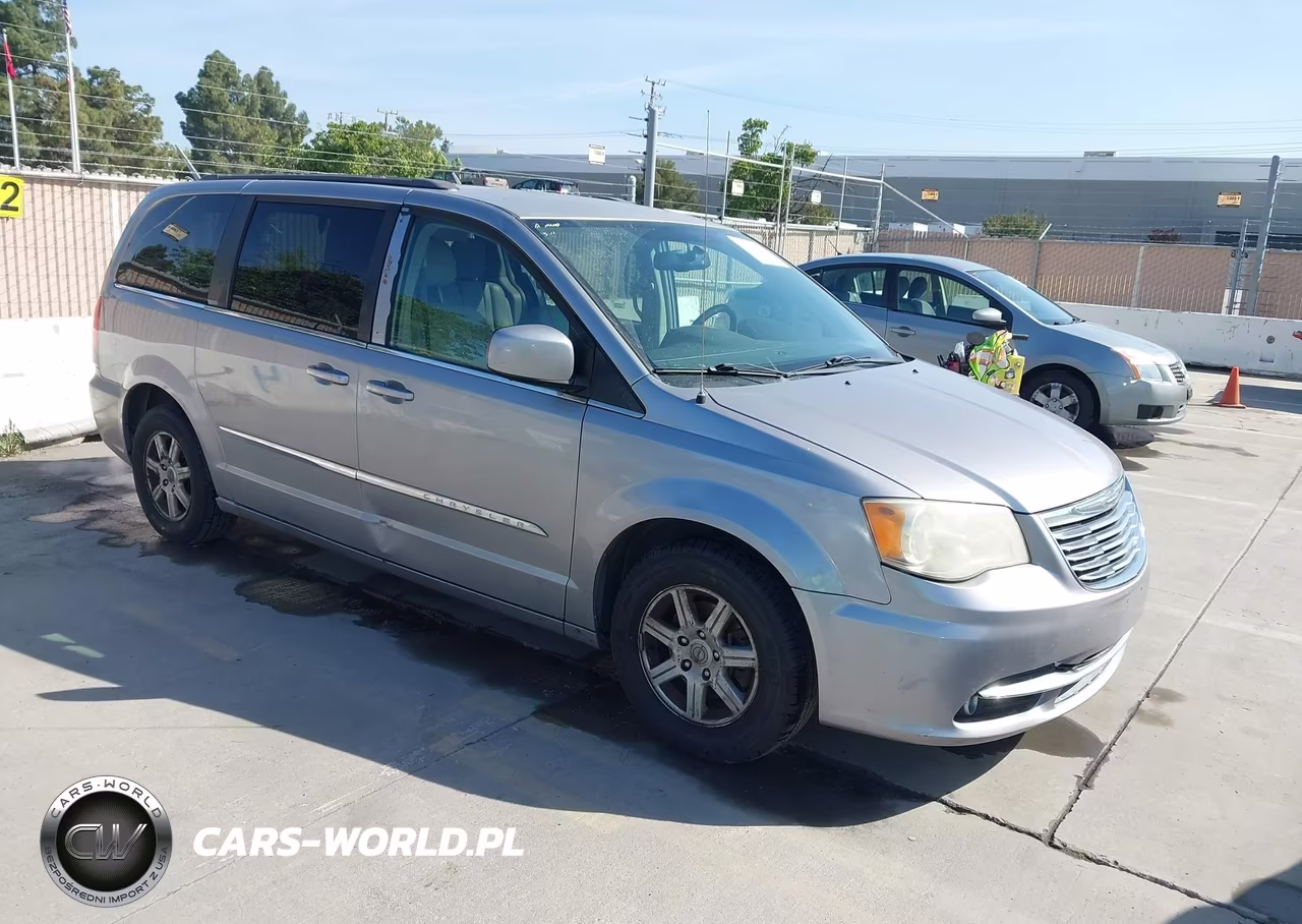 Główne zdjęcie 2013 Chrysler Town & Country Touring