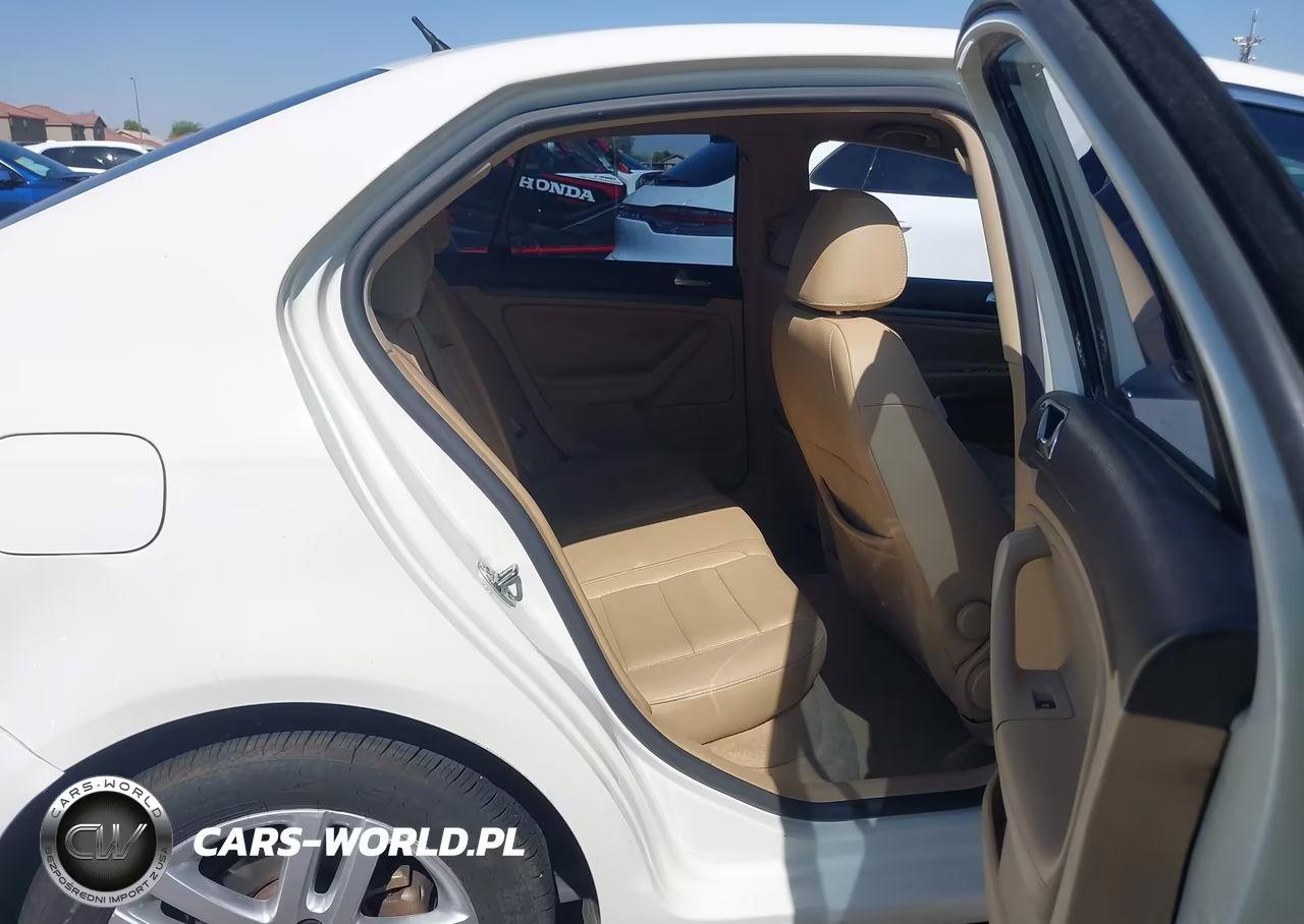 2007 Volkswagen Jetta Wolfsburg Edition VIN:3VWEG71K87M143230 - 8