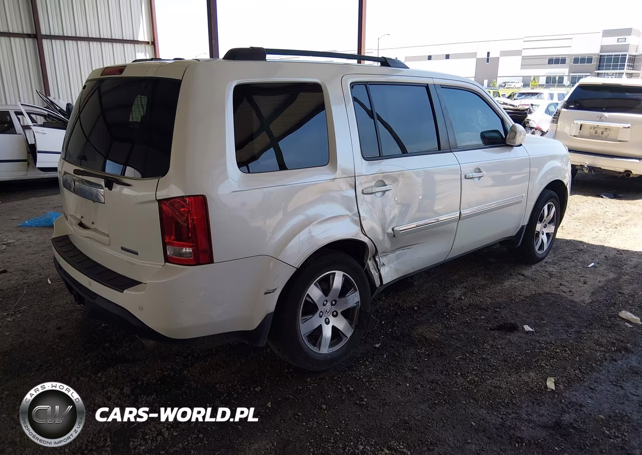 2015 Honda Pilot Touring VIN:5FNYF3H9XFB018456 - 4
