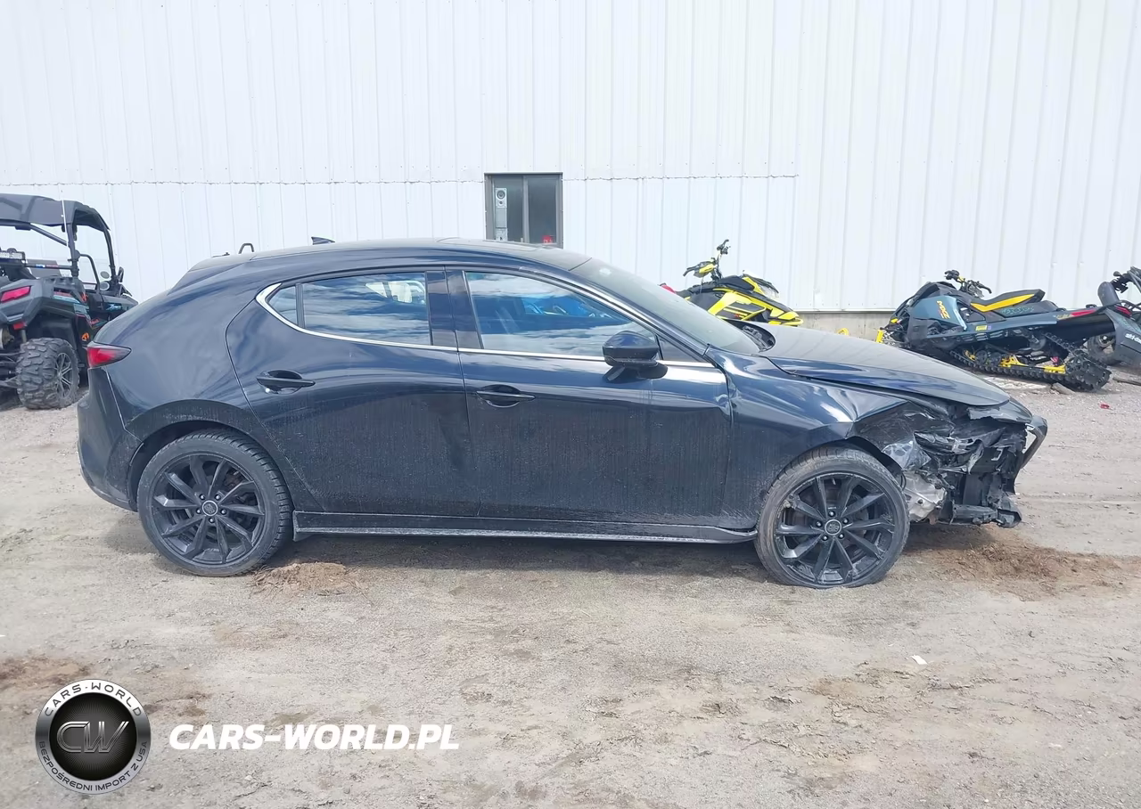 2020 Mazda Mazda3 Premium Package VIN:JM1BPBNMXL1160025 - 13