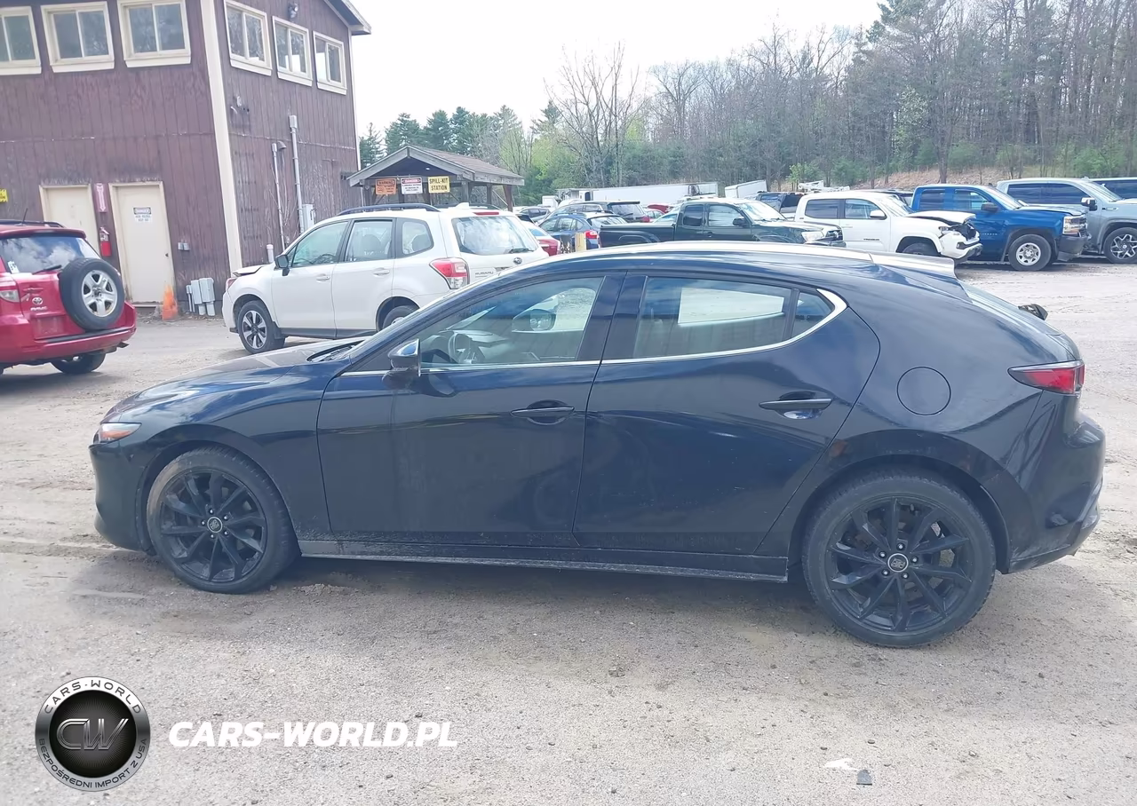 2020 Mazda Mazda3 Premium Package VIN:JM1BPBNMXL1160025 - 14