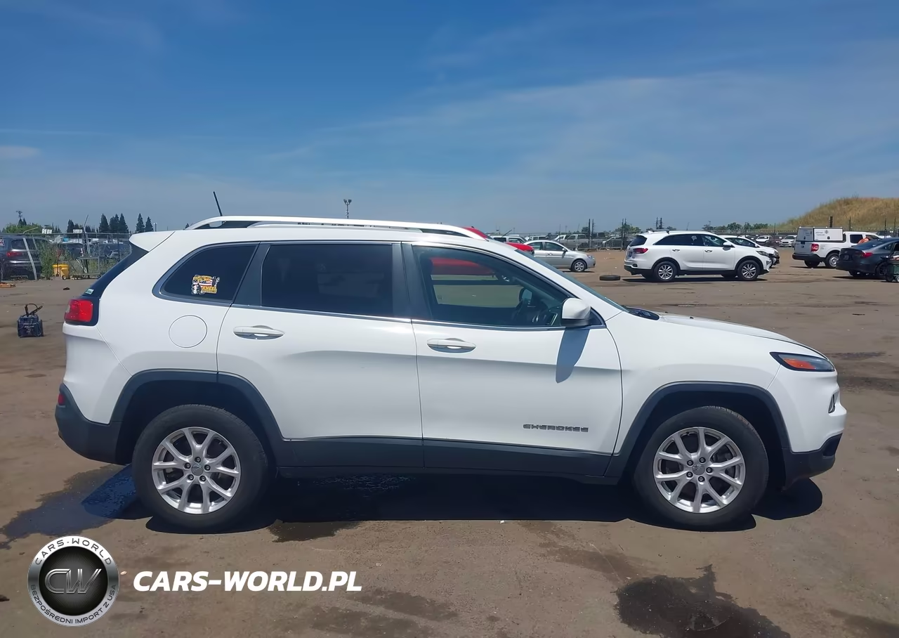 2016 Jeep Cherokee Latitude VIN:1C4PJMCB7GW111748 - 13