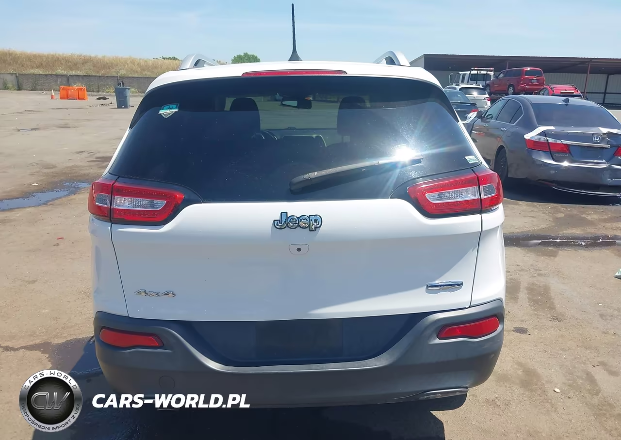 2016 Jeep Cherokee Latitude VIN:1C4PJMCB7GW111748 - 16