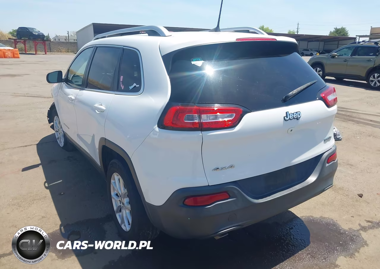 2016 Jeep Cherokee Latitude VIN:1C4PJMCB7GW111748 - 3
