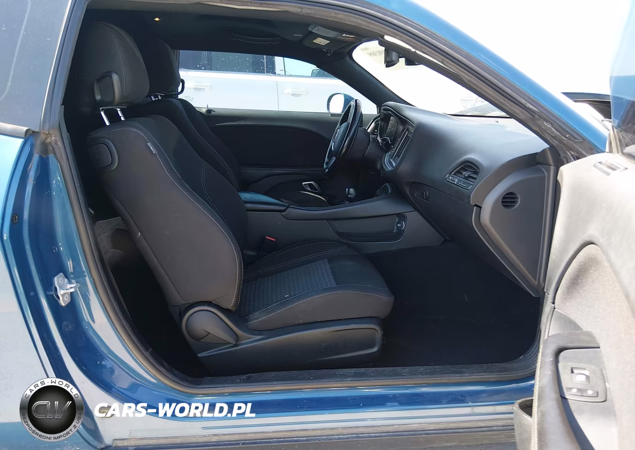 2020 Dodge Challenger Sxt VIN:2C3CDZAG9LH195117 - 5
