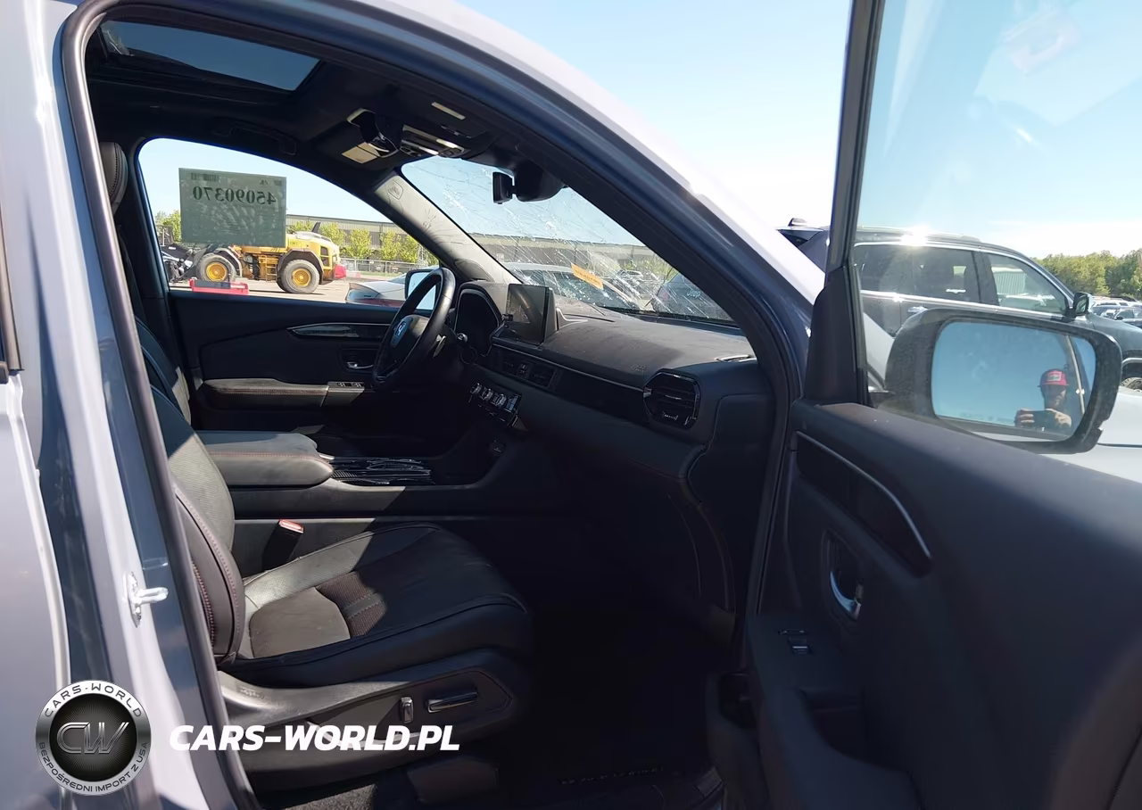2025 Honda Pilot Black Edition VIN:5FNYG1H91SB002156 - 5