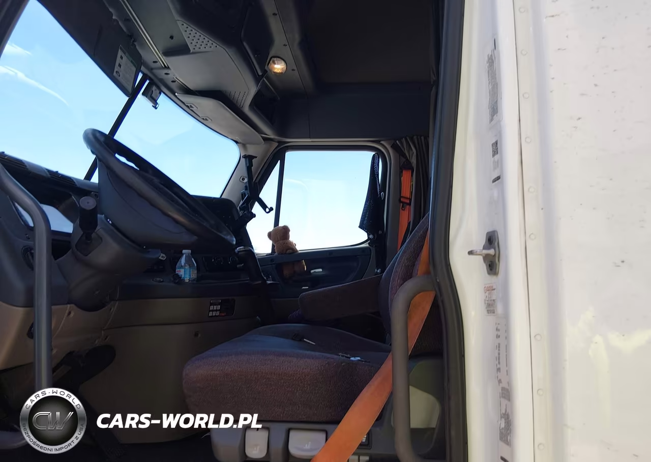2018 Freightliner Cascadia 125 VIN:3AKJGLDR6JSJK2062 - 7
