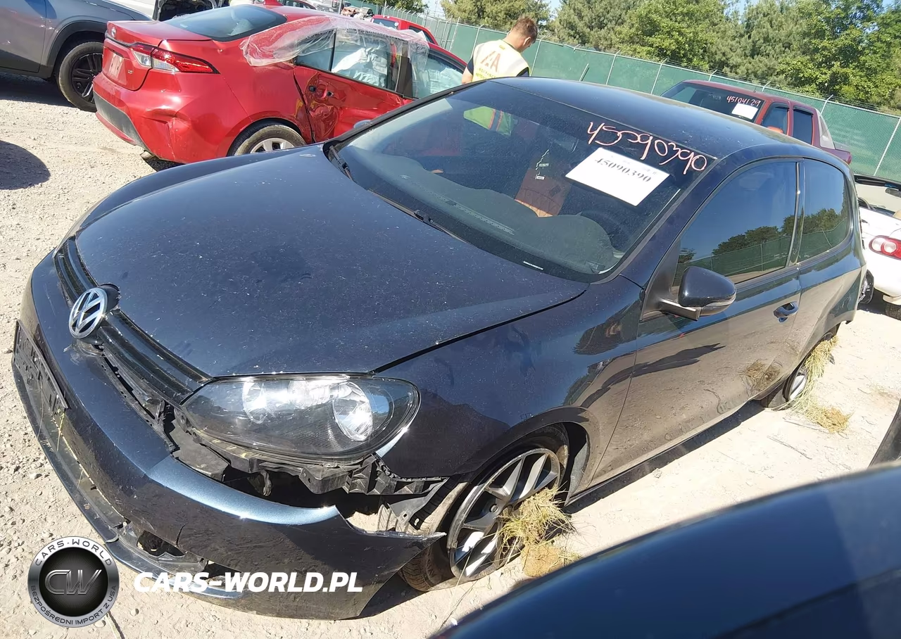 2011 Volkswagen Golf 2.5L 2-Door VIN:WVWAA7AJ6BW272795 - 2